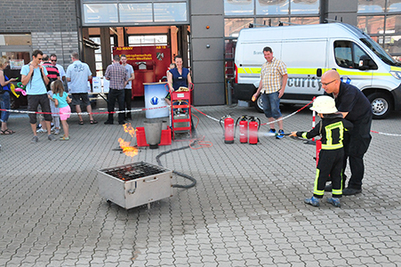 Vollmergruppe bei Feuerwehr hautnah Vollmergruppe bei Feuerwehr hautnah